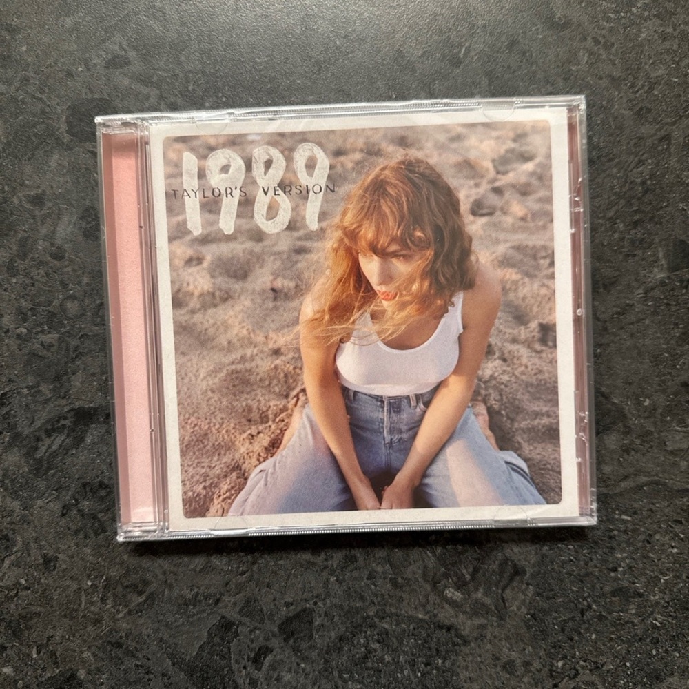 1989 Taylor’s Version rose garden pink CD with photo cards